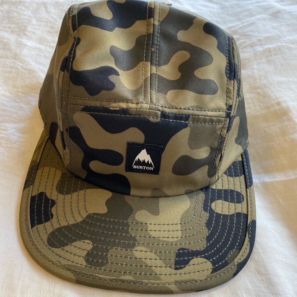 Burton camo five panel hat NWT